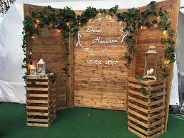 Popsugar Rustic Wedding Backdrops Rustic Wedding Diy Rustic Wedding Decor