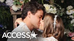 Bindi irwin was married today. Bindi Irwin S Surprise Wedding To Chandler Powell Youtube