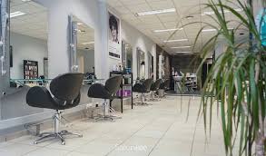 Des conseils, des colorations et des coupes de cheveux personnalisées et tendances réalisées par des professionnels… Top 20 Coiffure Femme A Arlon Salonkee