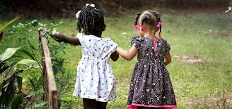 Amicizia è anche ridere insieme! Le Piu Belle Frasi Sull Amicizia Frasi Celebri It