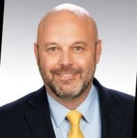 Aaron Squires's Instagram, Twitter & Facebook