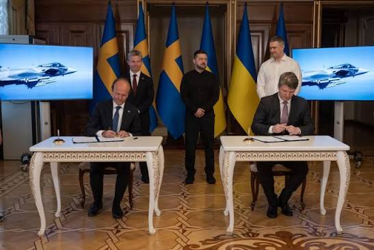 Україна та Швеція уклали угоду про закупівлю 16 винищувачів Gripen — Офіційне інтернет-представництво Президента України