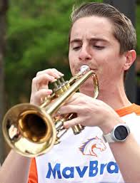 Ogden meets fans, encourages student participation