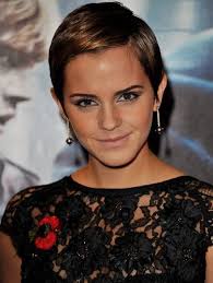 Dive in and see how she manages to look flawless while changing cuts and styles. Emma Watson Hair And Makeup Pictures Of Emma Watson S Hair And Makeup Looks