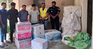 Dainiksylhet.com | Most popular Bangla News Portal | শেরপুরে বিপুল পরিমাণ চোরাই  পণ্য জব্দ, গ্রেফতার ৩