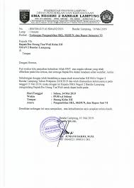 Buruh, pekerja, tenaga kerja atau karyawan pada dasarnya adalah manusia yang menggunakan tenaga dan kemampuannya untuk mendapatkan balasan berupa pendapatan baik berupa uang maupun bentuk lainnya kepada pemberi kerja atau pengusaha atau majikan. Undangan Pengambilan Skl Skhun Dan Pembagian Rapor Semester Vi Untuk Orang Tua
