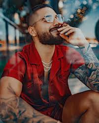 If you are such as to adhere to fashion trends, you currently understand that wedge hairstyles for men are in the limelight. Puro Arte Maluma Boy Photography Poses Photography Poses Poses