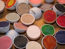 The inside of a golf ball depends on the brand and also the quality and you'll often see when reading the box it will tell you how many 'pieces' the ball is made up of, which essentially means how many layers there are. Jigsaw Puzzle Inside Of A Golf Ball 221 Pieces Jigidi