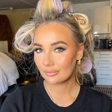 Dreamy skin paired with a wing liner ☁️ For all enquiries please email  Aimeehmua@gmail.com