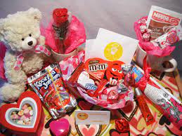 Nothing makes valentine's day special like valentine gifts. Creative Valentine S Day Gifts For Him Her Gift The Best To Your Loved One Distracted Students