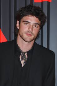 Jacob Elordi is now rocking a mullet, and we are absolutely obsessed with  his new look. --> http://bit.ly/2mYbSIj