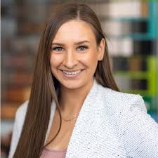 Hannah Earle Email & Phone Number