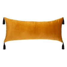 Coussin Deco A Pompons Rytan 25x58cm Ocre Coussin Deco Coussin Pompons