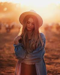 10 Backlit Portrait Photography Tips Photography Poses Women Portrait Photography Women Model Poses Photography