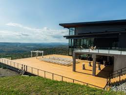 Nous confirmons que l'auberge de la montagne coupée demeure ouverte, tout en respectant les exigences gouvernementales. Forfait Detente Auberge De La Montagne Coupee Origine Artisans Hoteliers