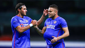 Santiago giménez, que fue incluido en el último momento en el once titular de cruz azul, abrió el © proporcionado por rpp el jugador de cruz azul santiago giménez celebra una anotación ante. Video El Doblete De Jonathan Rodriguez Y Gol De Santiago Gimenez Ante San Luis 90min