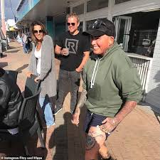 Ragnarok was made possible by a couple of simple phone calls. Thor Mega Fan Appears To Ignore Matt Damon While Asking Chris Hemsworth To Sign Her Tattoo Readsector
