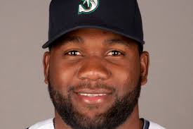 Reds defeat Mariners, sort of