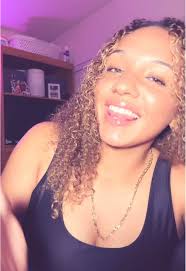 bella :) (@.bella.norman)