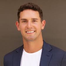 Very excited to share my recent interview with VoyageLA where I talk about  the power of connection, self-care rituals, my personal health journey, how  I started my non-profit, and the mission behind… |