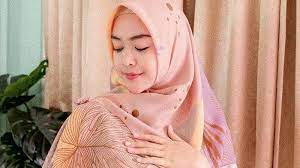 Ndyoco info 03 march 2021. Sukses Jadi Youtuber Tak Sepenuhnya Bahagia Ria Ricis Pernah Lelah Ingin Berhenti Bikin Konten Tribunnews Com Mobile