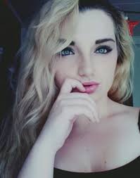 How to get my daughter into modeling?