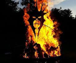 From the moment you walk in, the deep, rich, earthy aroma of smokey, authentic barbecue delivers you to bluegrass country, where meats melt in your mouth, sauces are steeped in history, and whiskey has. Lord Of The Rings Fire Pit Fire Pit Fire Pit