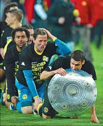 The most exciting football league. Dortmund Claims Bundesliga Trophy Other Sports Chinadaily Com Cn