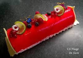 Buche De Noel Framboises Et Fruits Exotiques Buche De Noel Framboise Dessert Noel Buche Framboise
