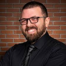 Chris Degraw's Instagram, Twitter & Facebook