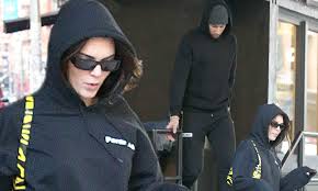 Is kendall jenner dating devin booker? Kendall Jenner Is Seen With Her On Again Basketball Star Boyfriend Ben Simmons Daily Mail Online