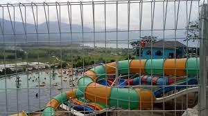 Untuk mencapai tempat ini sangatlah mudah. Water Boom Bukit Cinangkiak Danau Singkarak Solok Sumatera Barat Youtube