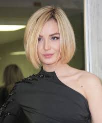 When looking for a modern cut to get rid of your long tresses or, vice versa, when growing out your short hair, the lob should be the first option to. Super Gorgeous Short Bob Hairstyles 2018 For An Eye Catching Look Hair And Comb Short Bob Hairstyles Bob Hairstyles Wavy Bob Hairstyles