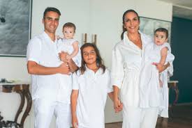 Ivete sangalo diverte seguidores após postar vídeo desafio de dança com filho no vídeo ela aparece ao lado do filho mais velho, marcelo e do assessor dito redação ibahia ( redacao. Filho De Ivete Sangalo Ivete Revela Decepcao Do Filho Ao Saber Que Teria Irmas Gemeas Claudia