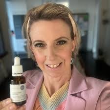 Lisa Voges's Instagram, Twitter & Facebook