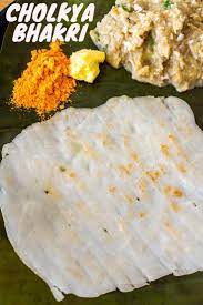 Cholkya Bhakri Konkani Style Rice Flour Roti Roasted On A Banana Leaf Konkani Khanna Recipe Indian Food Recipes Roti Food