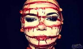 فنانة بريطانية تعرض تصميمات مكياج دموية بشعة halloween face face makeup halloween face makeup