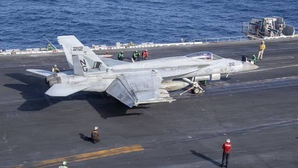 04Feb | EEUU DERRIBÓ dron iraní por "aproximación hostil" a un portaaviones  Las fuerzas navales de los Estados Unidos informaron que el día martes 3 de  febrero fue derribado "un vehículo aéreo