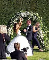 Kevin de bruyne has likened his row with manchester city captain david silva during the champions league victory over napoli to bickering with his wife after television cameras caught them having a heated discussion at half time. Ahead Of Royal Wedding A Look At Some Of Most Elaborate Australian Nuptials Express Digest