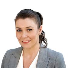 Helen Downer's Instagram, Twitter & Facebook