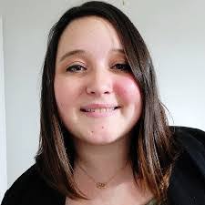 Emma Kitchens's Instagram, Twitter & Facebook