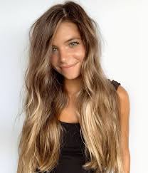 30 caramel highlight hair color ideas in 2019, if you are looking a highlight color, then tell me what can be more excellent choice than these 30 caramel highlight hair color ideas in 2019. Caramel Blonde Hair Color Ideas