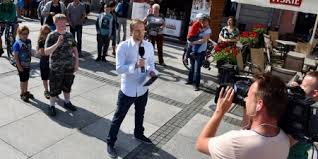 Prezentują je zawsze uśmiechnięte i życzliwe pogodynki i. Piotrkow Trybunalski Oficjalny Portal Miejski Pytanie Na Sniadanie Z Piotrkowa Wideo