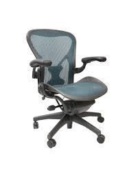 herman miller aeron chair green size b all features fully adjustable arms tilt limiter seat angle adjustable posturefit support herman miller aeron chair chair green chair