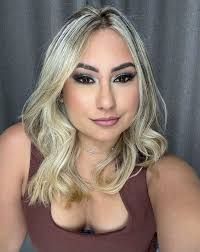 Sim, todo mundo tem um começo! O insta me fez recordar quando inicie, e  quem era minha modelo, minha irmã! Penteados pós curso. 🥰 . . . .  #penteado #penteados #penteadosfaceis #viralvideos