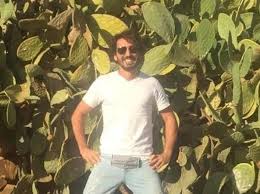 Bergamo, tunisino ucciso a coltellate davanti alla sua famiglia dopo lite in strada per futili motivi orrore a bergamo, dove un uomo di 34 anni è stato accoltellato davanti alla sua famiglia da un. Omicidio Di Franco Colleoni Arrestato Il Figlio Francesco Corriere It