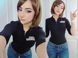 People go crazy over sam, samsung's new assistant too much. Ve9y C6j63brxm