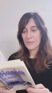 Tania Dick @tania_di_ck nos lee un fragmento de su flamante Diario de una  aprendiz de señas, sexto libro de nuestro catálogo ✨, 👉 Consiguen la  novedad de #BosqueEnergético en librerías y en nuestra ...