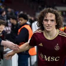 Jeremy Frick: «Avec une bonne défense, le Servette FC peut viser la  promotion»