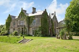 Inside The Incredible 3 5m Welsh Home That S Fit For A Superhero English Country House Bedroom England Houses Italian Mansion